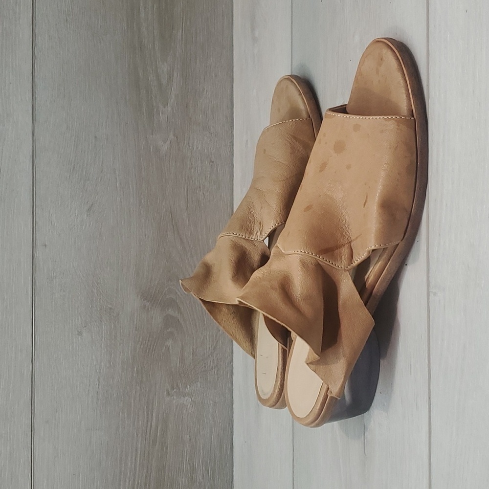 LD Tuttle Womens Leather Heels Sandals Shoes sz 36.5/6.5